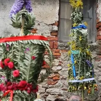 Le “Pupazze”, l’antico rito della processione delle Palme si rinnova a Bova (VIDEO)