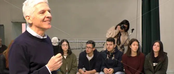 L’ex ministro Bray a Lamezia: «I malavitosi hanno portato ad un nuovo scioglimento» (VIDEO)