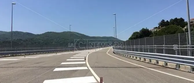 Catanzaro, riaperte al traffico le rampe della statale 106 a Germaneto