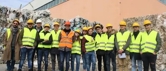 La nuova vita dei rifiuti, gli studenti di Catanzaro negli impianti di lavorazione
