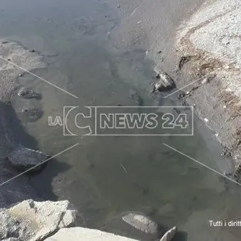 Sversamento fognario sulla spiaggia di Catanzaro Lido