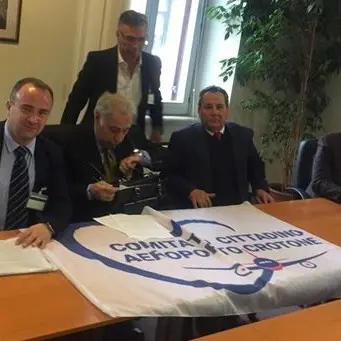 Aeroporto di Crotone, il comitato cittadino incontra l'Enac a Roma