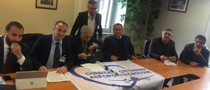 Aeroporto di Crotone, il comitato cittadino incontra l'Enac a Roma