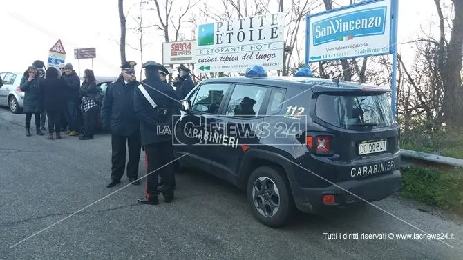 Discarica di Celico, gli attivisti: «Vogliamo controllare i camion»