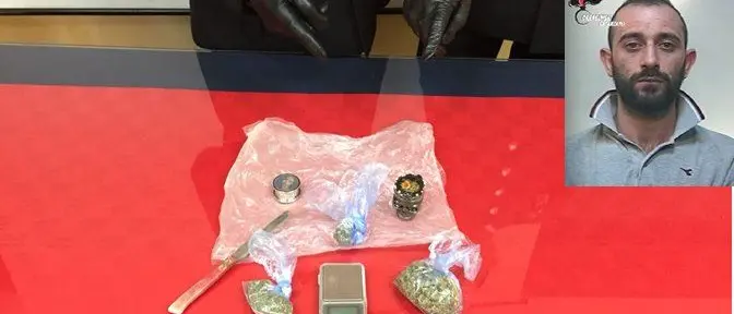Sorpreso con droga in casa, arrestato 29enne di Soverato