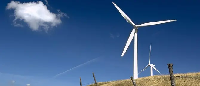 Mini impianto eolico a Borgia, il Tar annulla gli atti del Comune