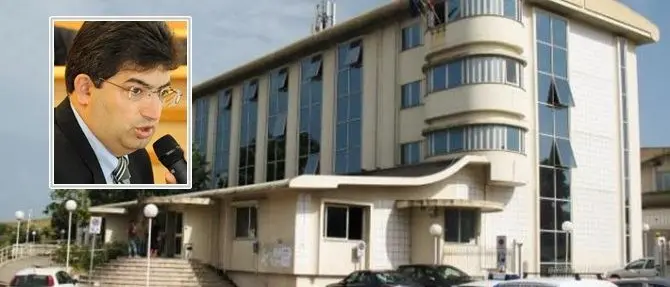 De Nisi lancia la bomba: «Dissesto della Provincia di Vibo deciso da Censore per farmi fuori» - VIDEO