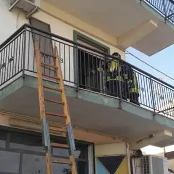 Fiamme in un appartamento a Lamezia: salve mamma e due figlie