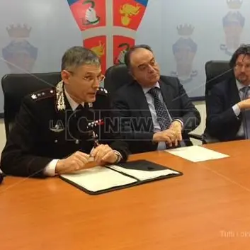 Il boss al carabiniere: «Togliti la divisa e ti faccio vedere io. So dove abiti»