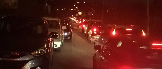 Mega ingorgo a Pizzo, Pasquetta da incubo per migliaia di automobilisti