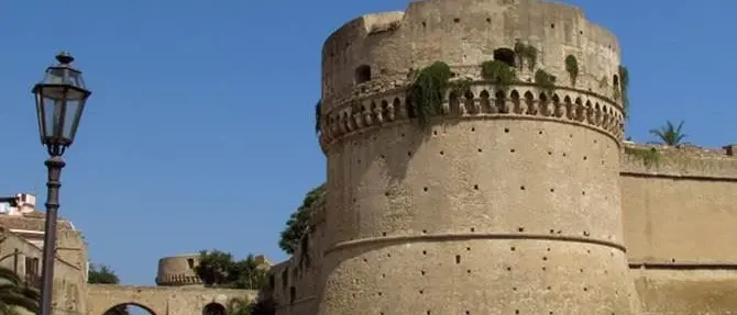 Nel Castello di Crotone probabile presenza di uranio, Corrado scrive al sindaco