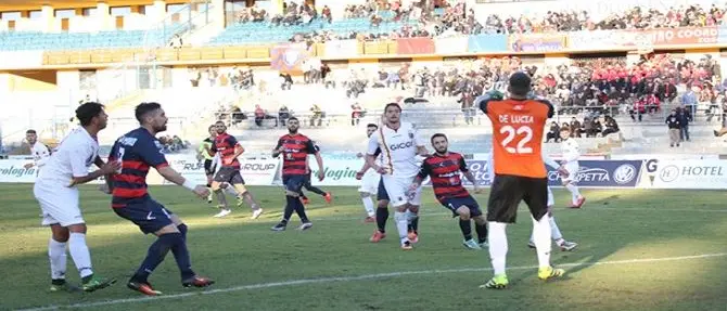 SERIE C | Cosenza-Catanzaro, derby di Calabria tra numeri ed ex