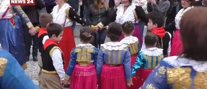 A Civita si celebrano i colori della cultura arbereshe