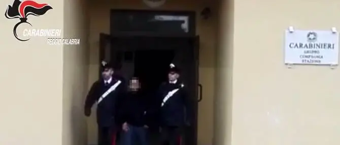 «Mio figlio fa uso di droga»: sgominata rete di spacciatori - VIDEO