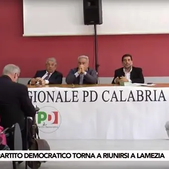 L’assemblea Pd fissa la data del congresso, ma è un tutti contro tutti