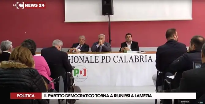 L’assemblea Pd fissa la data del congresso, ma è un tutti contro tutti