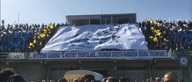 Siderno-Locri, coreografia kolossal nel ricordo di Pasquale Sgotto