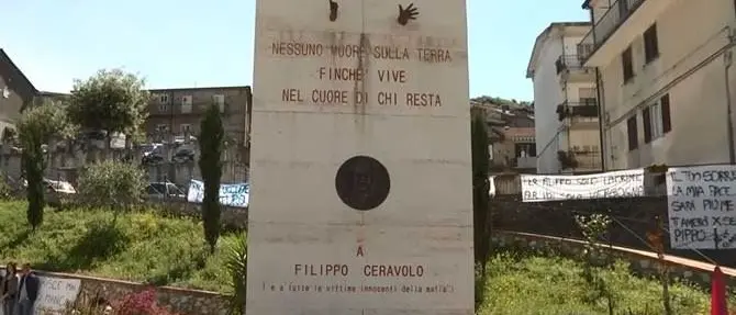 Sfregio alla vittima di mafia, danneggiata la stele di Filippo Ceravolo