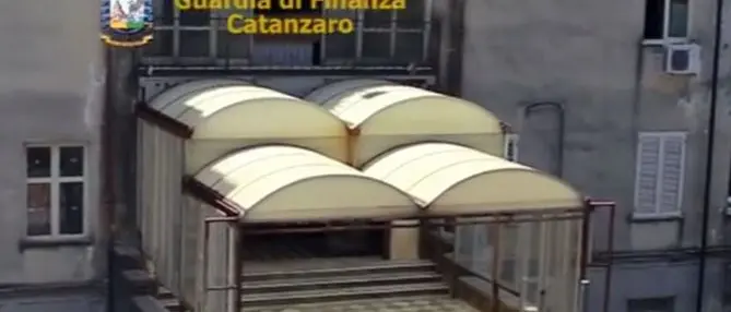 Catanzaro, inchiesta scandalo all'Asp: chiesto rinvio a giudizio per dodici