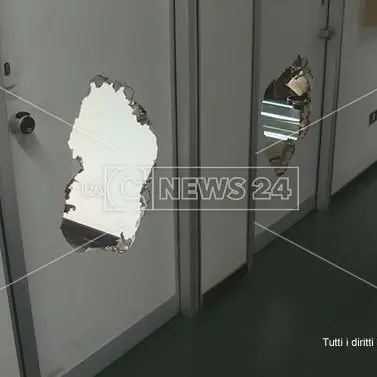 Raid vandalico all'Unical, si indaga sulle tracce di sangue - VIDEO