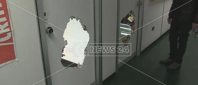 Raid vandalico all'Unical, si indaga sulle tracce di sangue - VIDEO