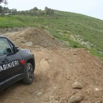 Lavori abusivi a Sant'Andrea dello Ionio, sequestrata strada