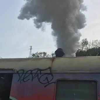 Catanzaro, treno delle Ferrovie della Calabria in fiamme