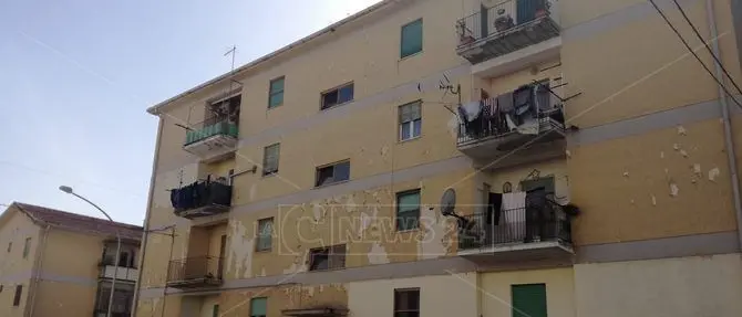 Lamezia, quartiere Razionale: qui le case vengono giù