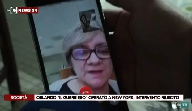 Orlando supera l'intervento, la mamma: «È nato di nuovo» - VIDEO