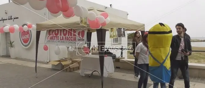 Un giocattolo per i piccoli degenti del Pugliese-Ciaccio - VIDEO