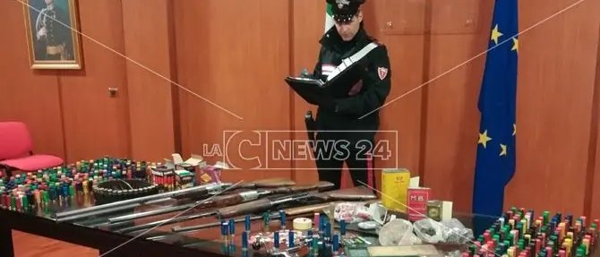 Marijuana sul davanzale di casa, un arresto a Cosenza