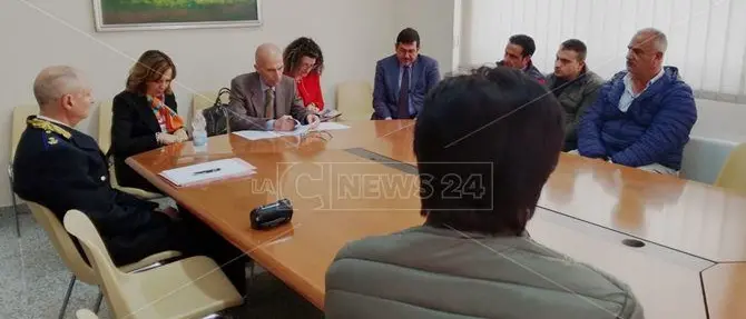 Tassisti lametini: «Messi in ginocchio dagli abusivi» - VIDEO