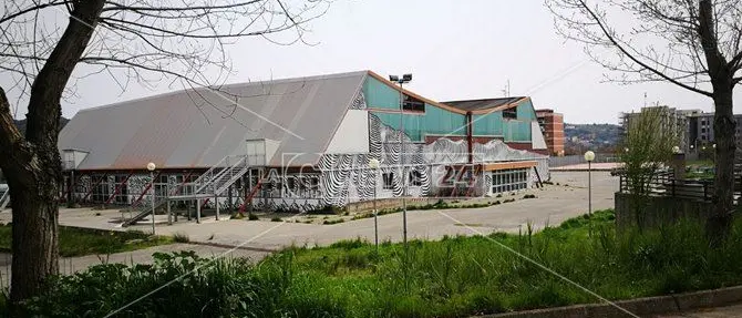 Catanzaro, il palazzetto dello sport di Corvo resterà chiuso