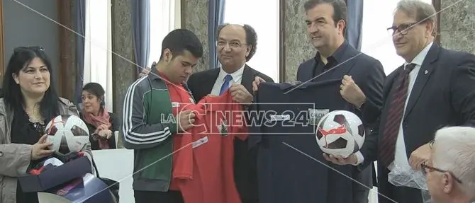 Calcia l'autismo, progetto inclusivo dai colori rossoblù - VIDEO