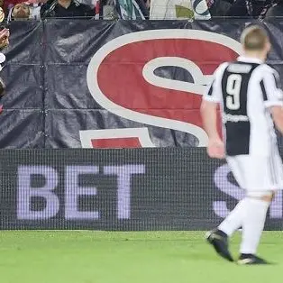 SERIE A | Crotone, l'eurogol di Simy contro la Juve - VIDEO