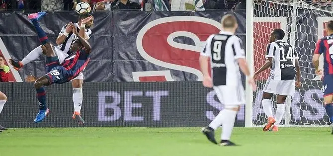 SERIE A | Crotone, l'eurogol di Simy contro la Juve - VIDEO