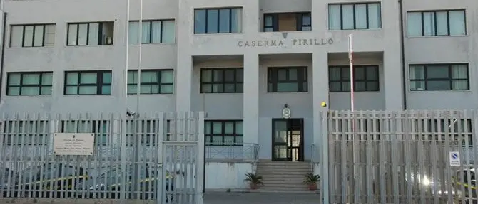 Abbigliamento sequestrato dalla Finanza a Crotone donato a bisognosi - VIDEO