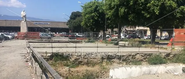 Reggio Calabria, degrado e incuria a Piazza Garibaldi - VIDEO