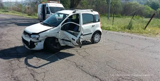 Scontro tra due auto a Rende, muore 74enne