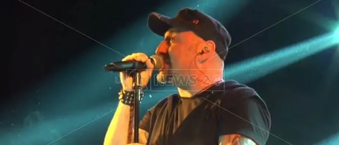 Parte da Soverato il live tour della Vasco Rock Show Tribute Band - VIDEO