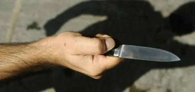 Studente accoltellato a Villa, rissa scoppiata per un apprezzamento a una ragazza