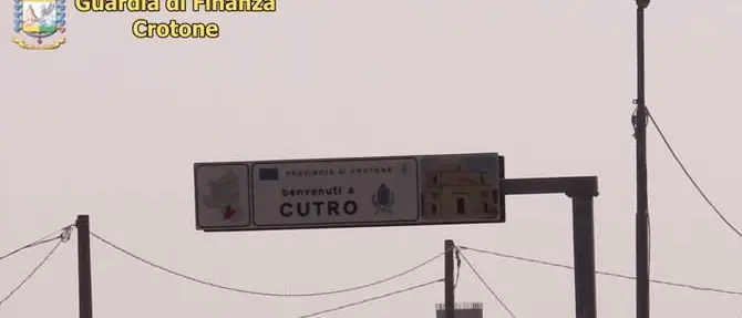 False fatture e riciclaggio: 17 arresti tra Crotone e Verona - VIDEO