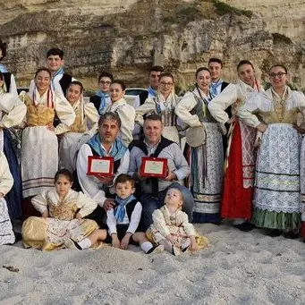 Il gruppo folk “Città di Tropea” trionfa con un video di Saverio Caracciolo