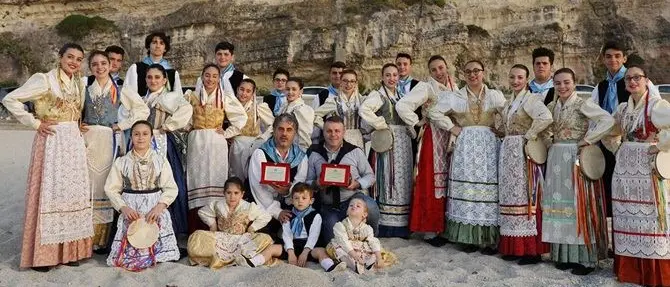 Il gruppo folk “Città di Tropea” trionfa con un video di Saverio Caracciolo