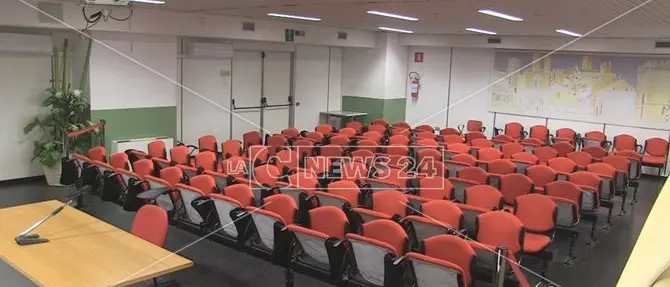 Tesi copiata all'Unical, la studentessa era stata invitata a non presentarsi