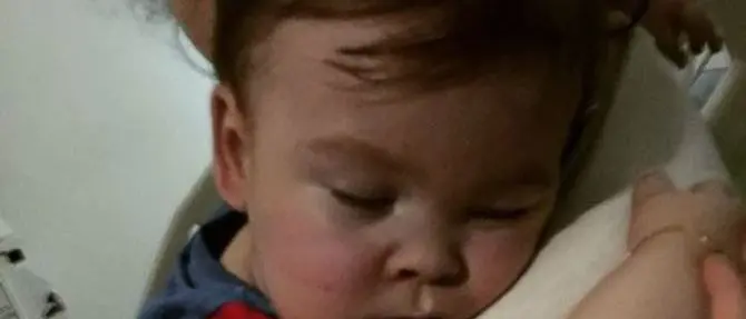 «Al nostro bimbo sono spuntate le ali»: il piccolo Alfie è morto