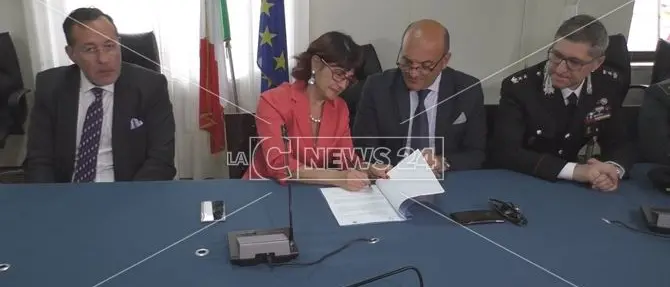 Sicurezza a Crotone, firmato accordo tra Prefettura e Comune