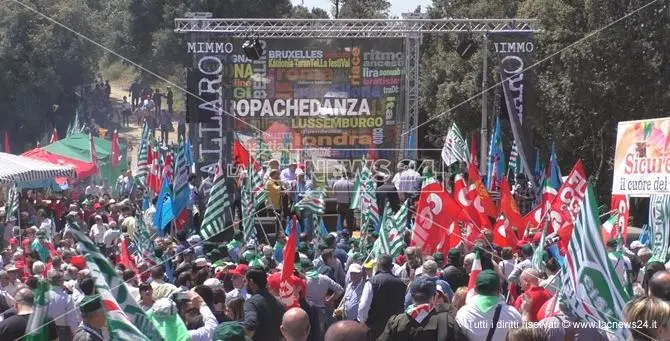 Lavoro e sicurezza: i sindacati festeggiano il Primo Maggio alla Montagnella di Carfizzi - VIDEO