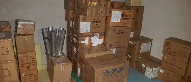 Isola Capo Rizzuto: scoperto laboratorio clandestino di fuochi d'artificio