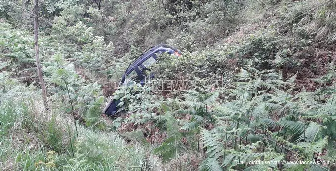 Esce fuori strada e fa un volo di 30 metri, un ferito nel Catanzarese